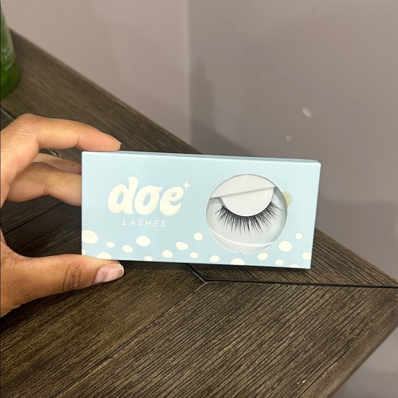 Doe Lashes Lash Pack - Picture 7 of 10